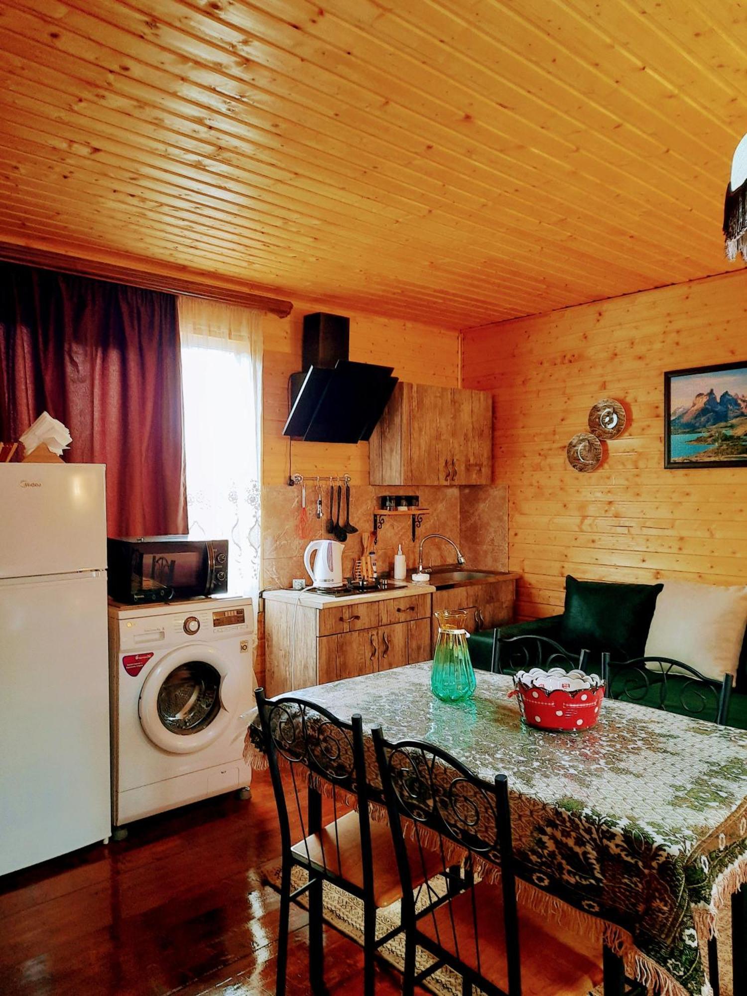 Family Hotel Maia - Cемейная Гостиница Майя Dashbashi Eksteriør bilde
